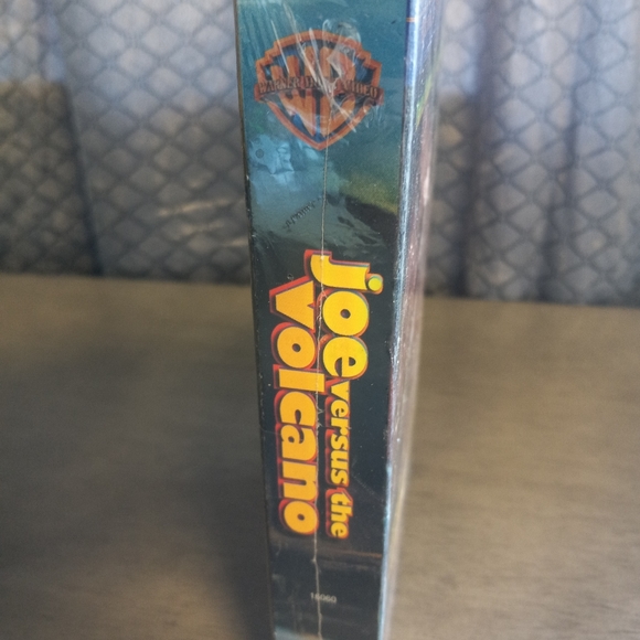 Joe Versus The Volcano Vhs New And Sealed - Picture 5 of 6